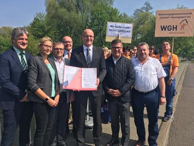 Unterzeichnung der gemeinsamen Erklärung - Protest in Hennigsdorf